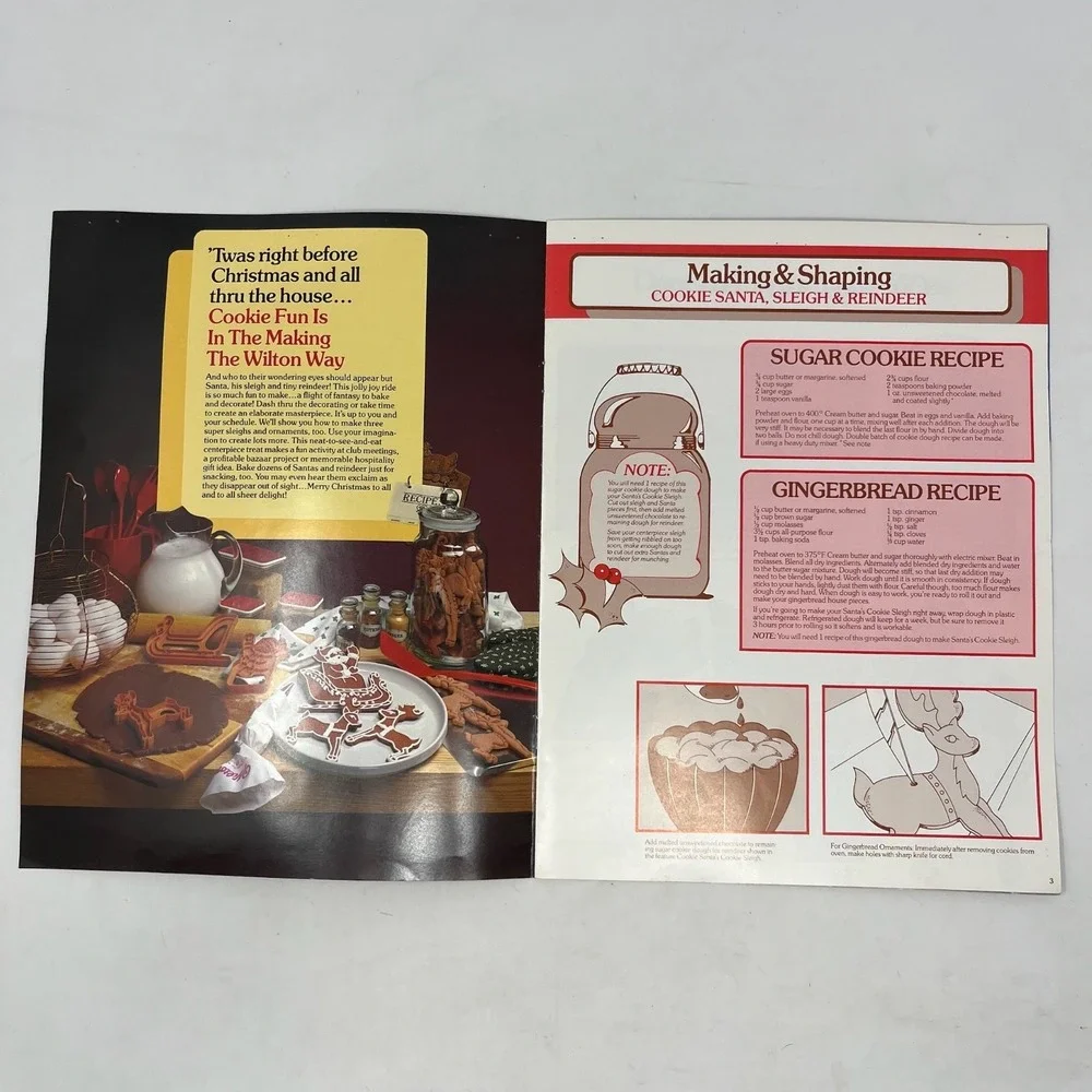 Vintage Wilton Santas Cookie Sleigh Kit Red Plastic 4 Piece Set 1983 w/Booklet